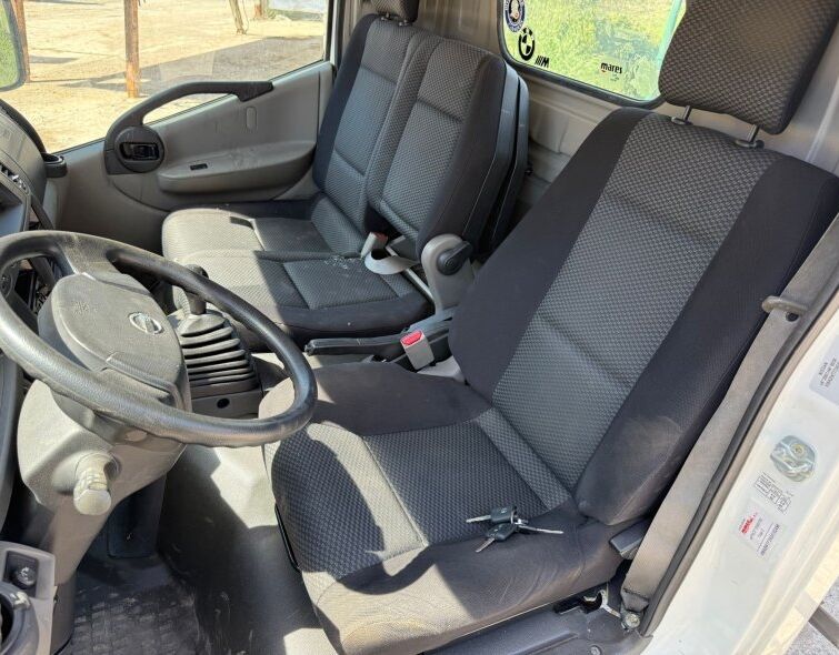 - CAB NISSAN CABSTAR NT400